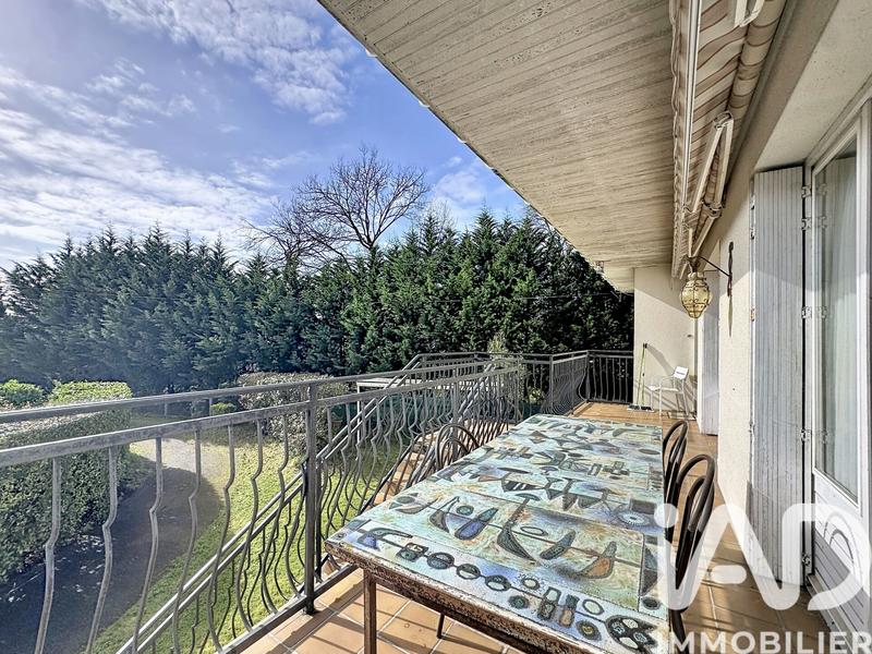 Maison - 232 m² - 10 pièces