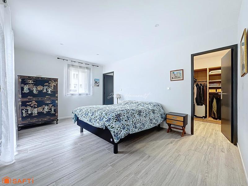 Maison - 217 m² - 5 pièces