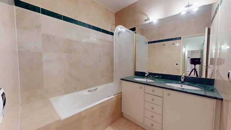 Appartement - 120 m² - 4 pièces