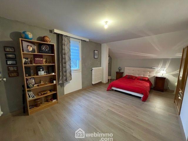 Maison - 187 m² - 5 pièces