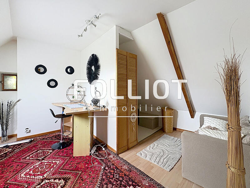 Maison - 211 m² - 9 pièces