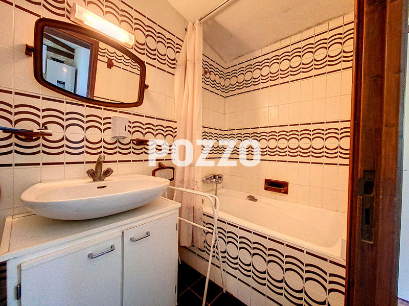 Maison - 202 m² - 9 pièces