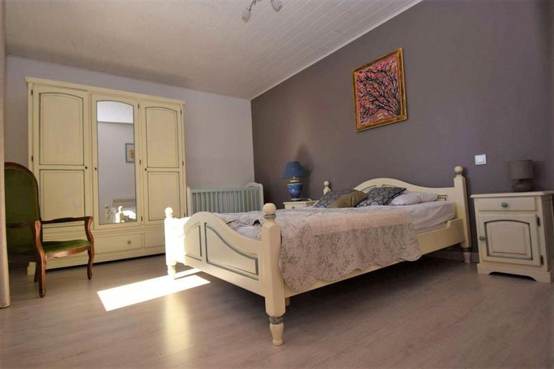 Corps de ferme - 385 m² - 6 pièces