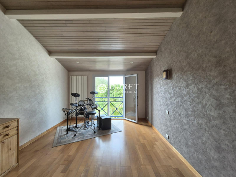 Maison - 205 m² - 6 pièces