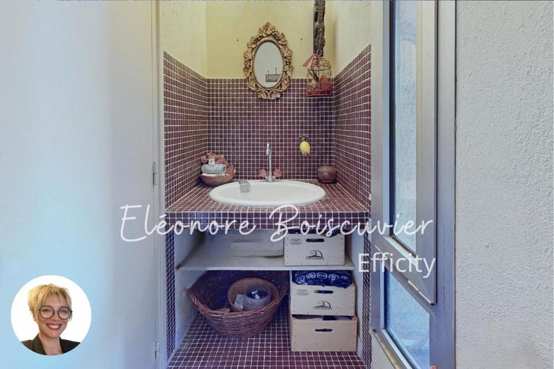 Maison - 241 m² - 8 pièces