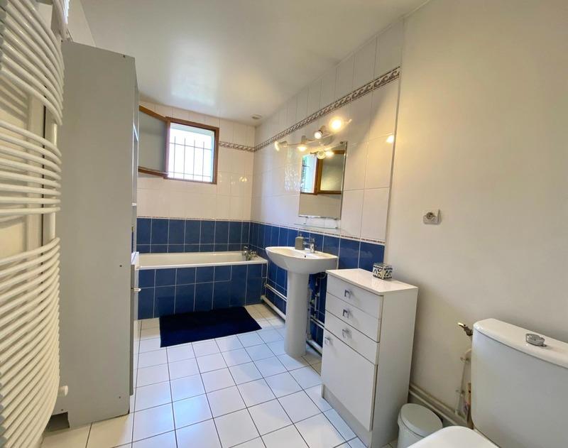 Maison - 138 m² - 6 pièces