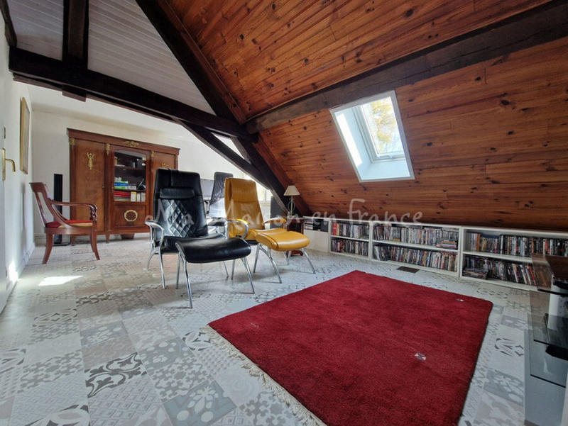 Moulin - 166 m² - 1 pièce