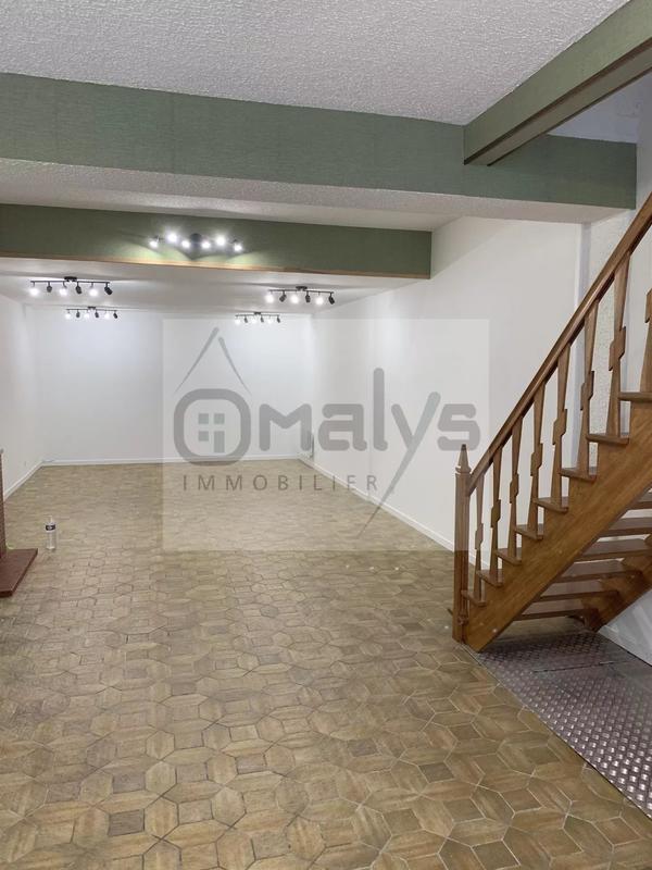 Local commercial - 120 m² - 3 pièces