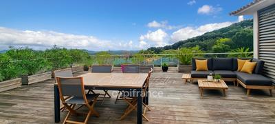 Villa - 323 m² - 8 pièces