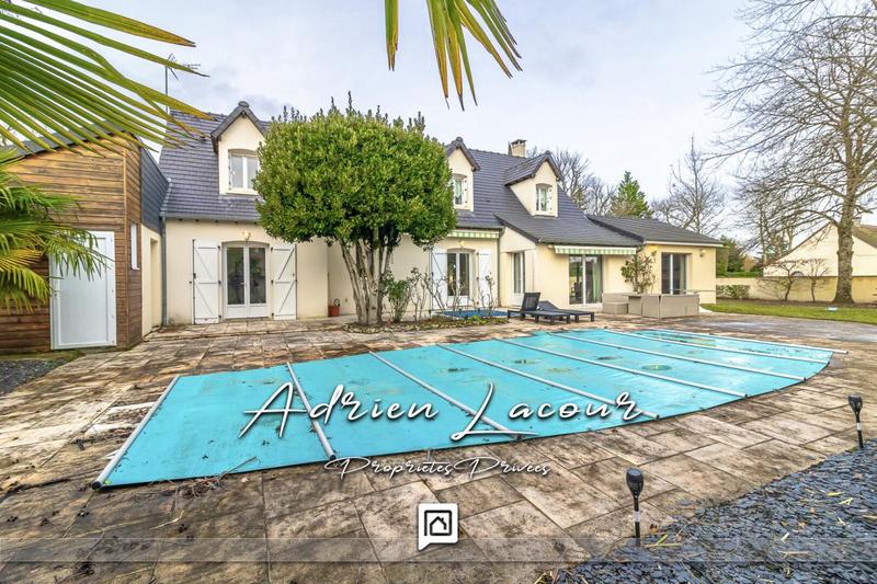 Maison - 222 m² - 12 pièces