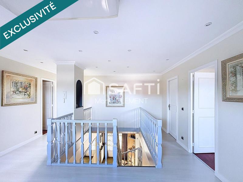 Maison - 209 m² - 7 pièces