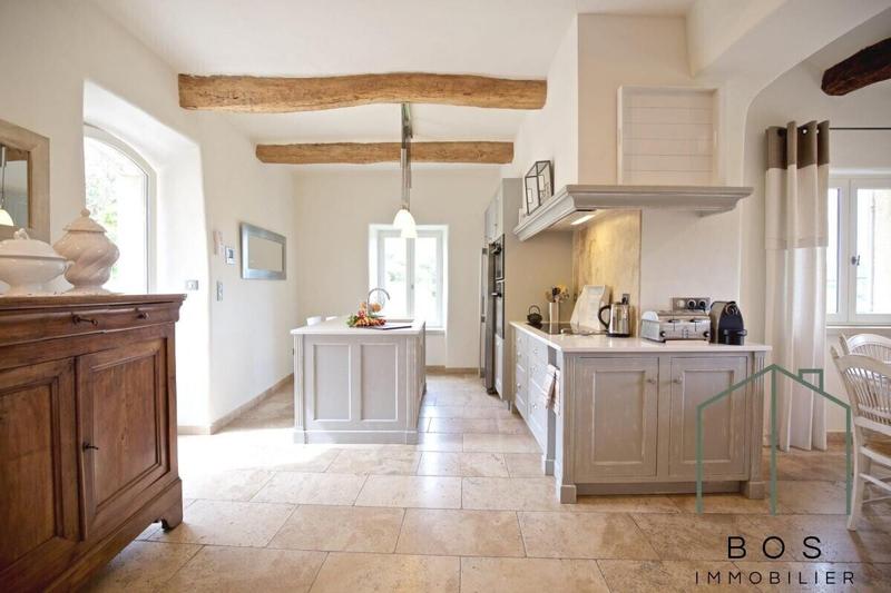 Maison - 200 m² - 6 pièces