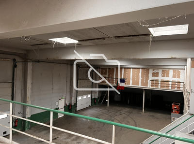 Entrepôt - 1 200 m²