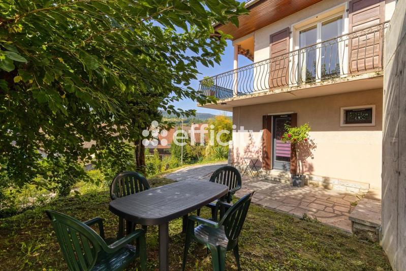 Maison - 182 m² - 7 pièces