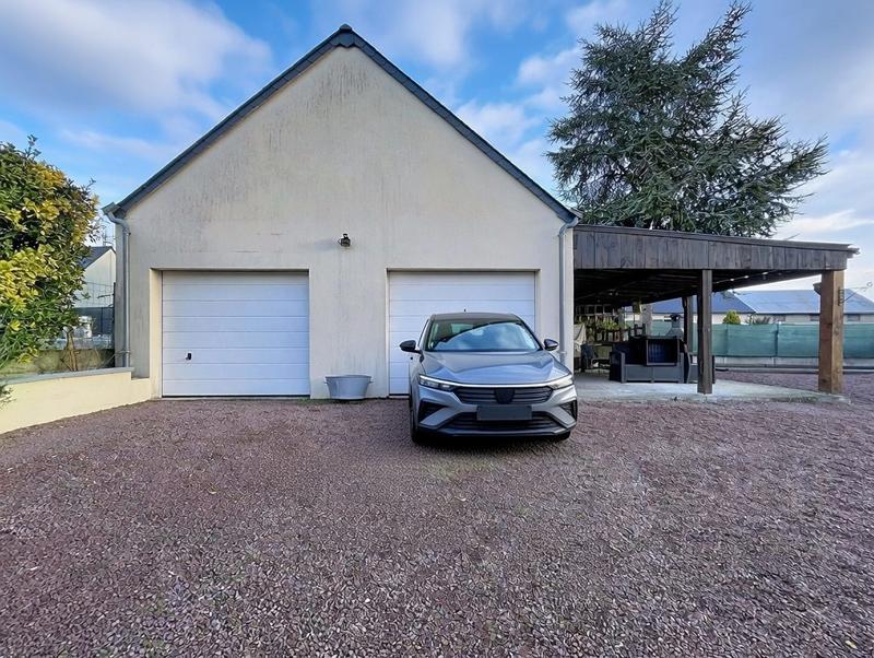 Maison traditionnelle - 233 m² - 9 pièces