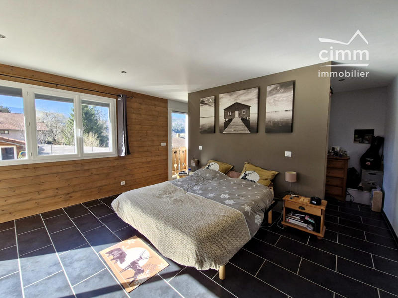 Maison - 303 m² - 7 pièces