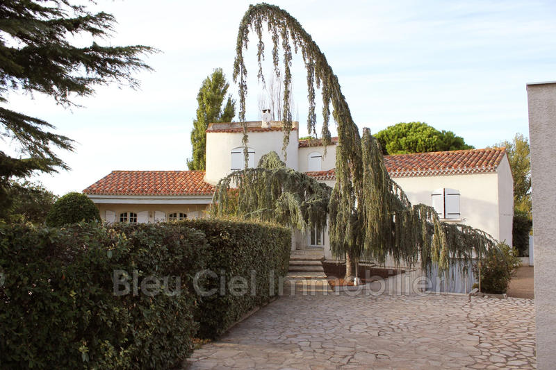 Propriété - 300 m² - 7 pièces