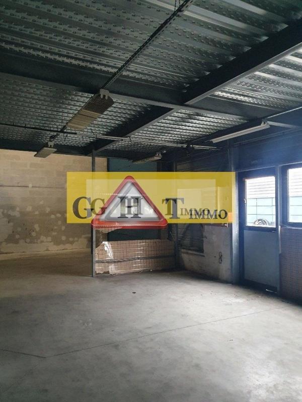 Entrepôt - 440 m²