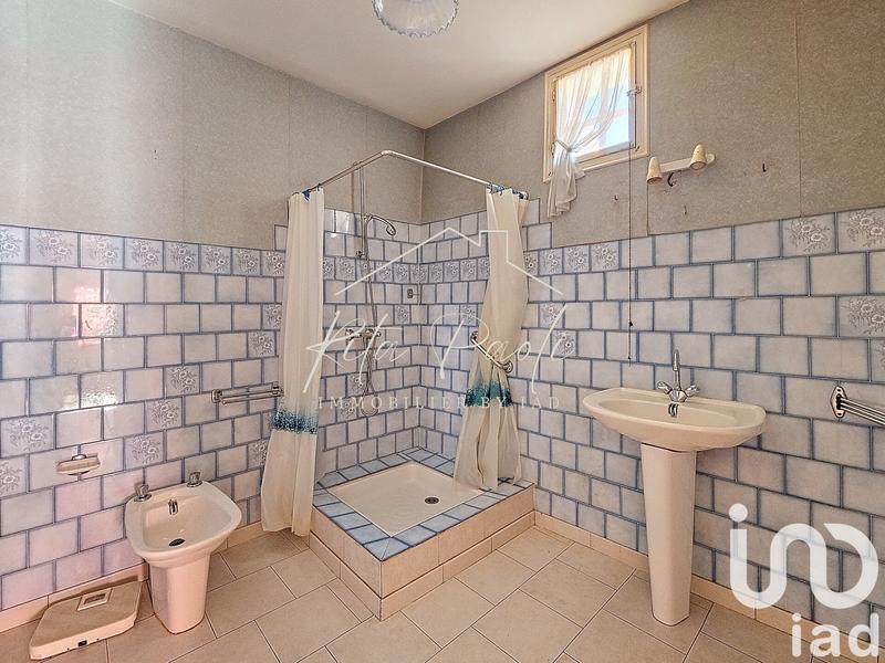 Maison - 203 m² - 9 pièces