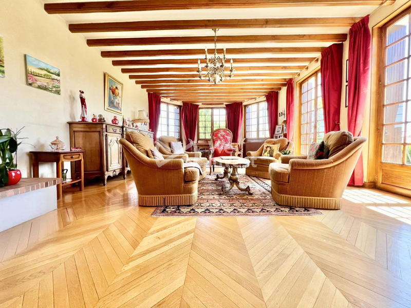 Maison - 183 m² - 7 pièces