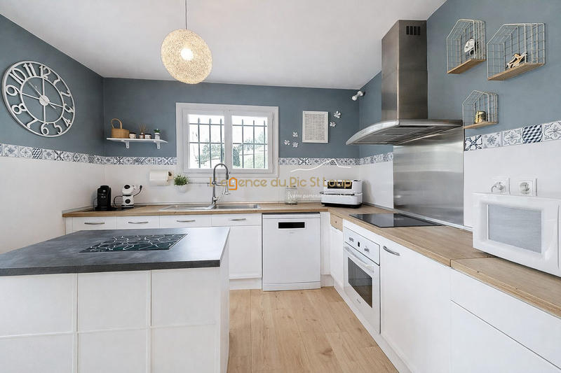 Villa - 182 m² - 8 pièces