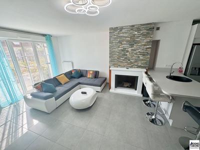 Maison traditionnelle - 82 m² - 5 pièces