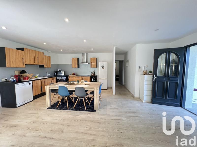 Maison - 201 m² - 8 pièces