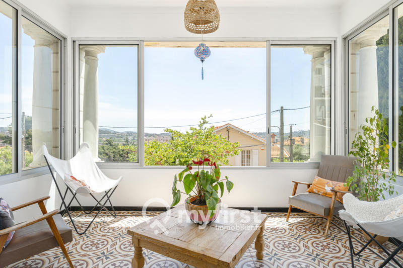 Maison - 207 m² - 6 pièces