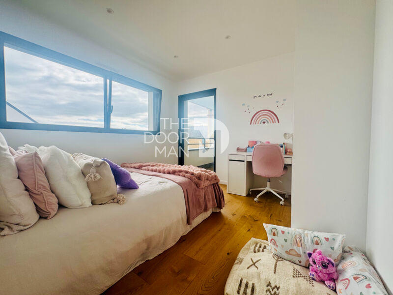 Maison - 214 m² - 6 pièces