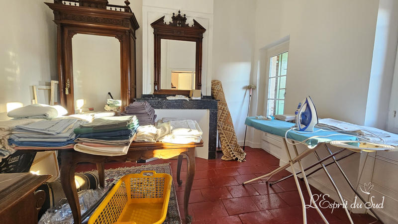 Maison ancienne - 355 m² - 8 pièces