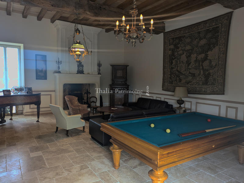 Maison - 278 m² - 12 pièces