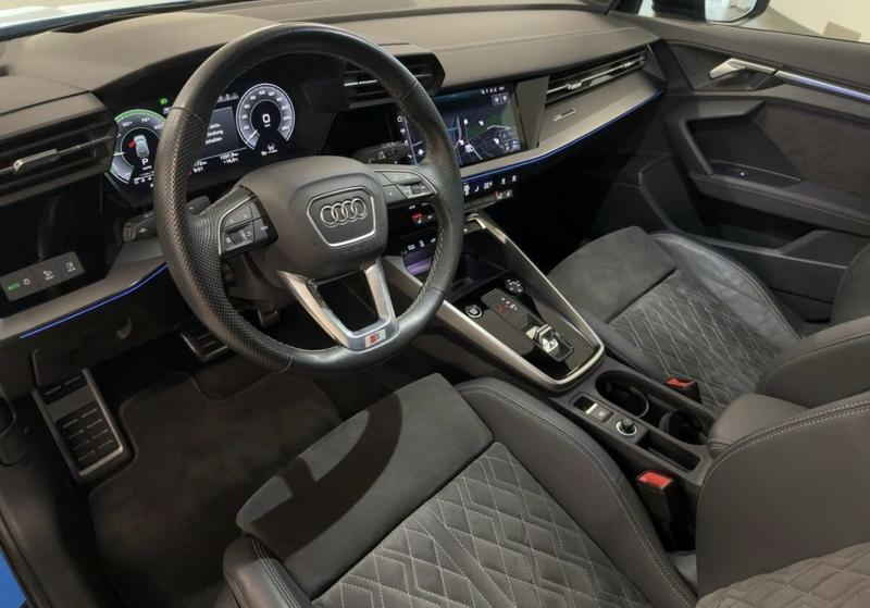 Audi A3 sportback 40 TFSIe 204 s-Line Hybride Rechargeable / Matrix Led B&amp;O Jantes 18" Sieges et Coffre Elec Alcantara