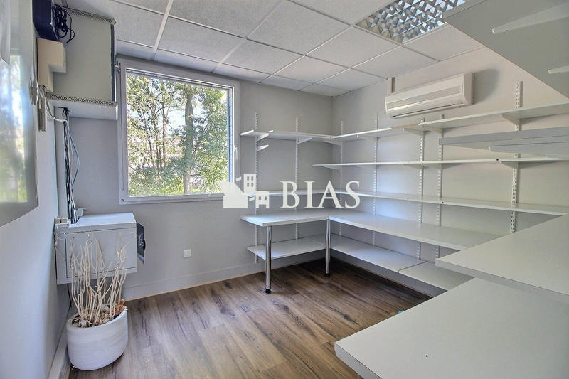 Bureau - 192 m²