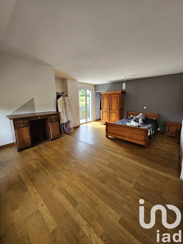 Maison - 230 m² - 7 pièces