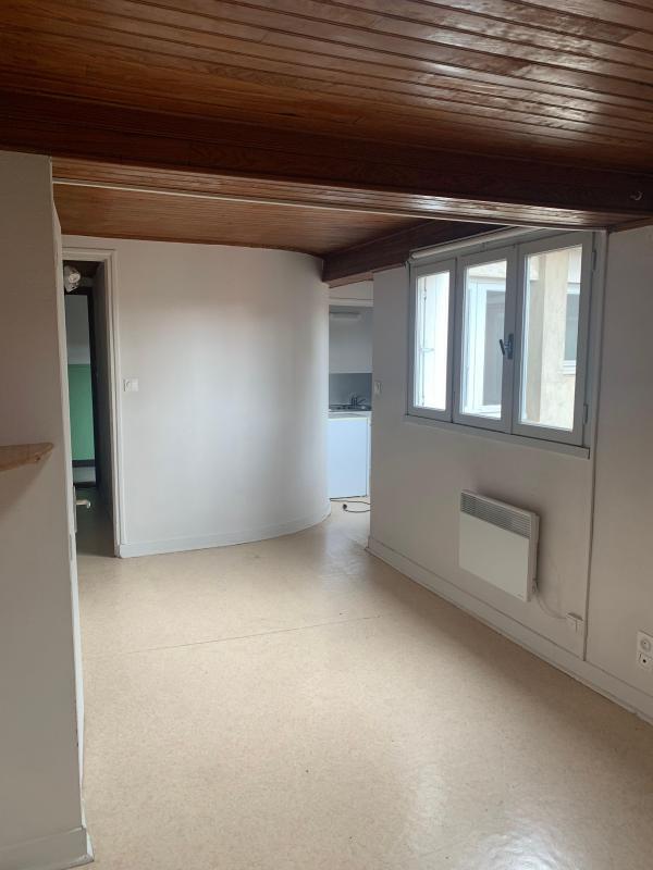 Studio - 25 m² - 1 pièce