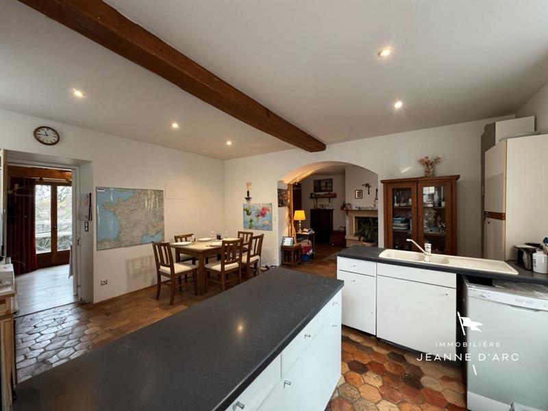 Maison de village - 176 m² - 7 pièces