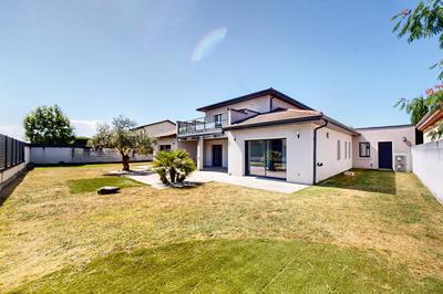 Maison d'architecte - 214 m² - 5 pièces