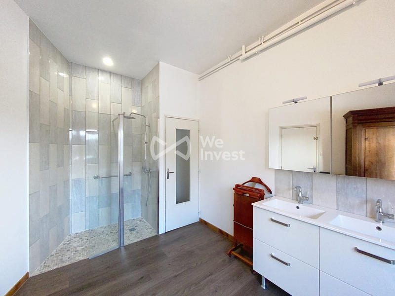 Maison - 184 m² - 7 pièces