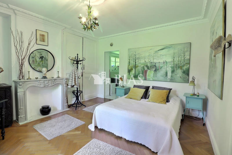 Maison - 210 m² - 7 pièces