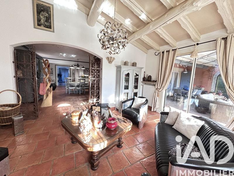 Maison - 215 m² - 5 pièces