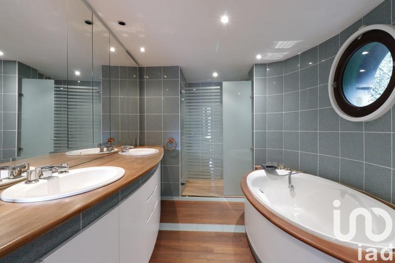 Maison de maîtres - 240 m² - 8 pièces