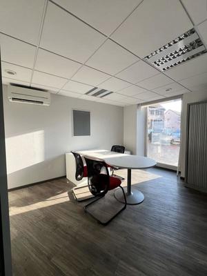 Bureau - 130 m² - 5 pièces
