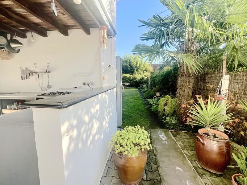 Maison jumelée - 240 m² - 11 pièces