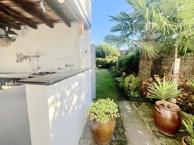 Maison jumelée - 240 m² - 11 pièces