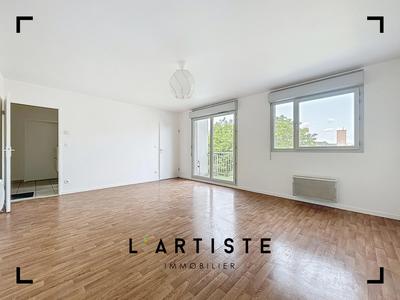 Appartement - 75 m² - 3 pièces