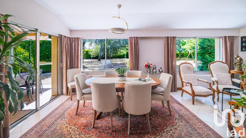 Maison - 182 m² - 9 pièces