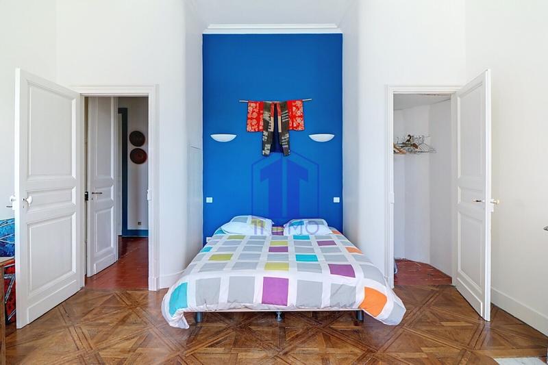 Maison - 390 m² - 8 pièces