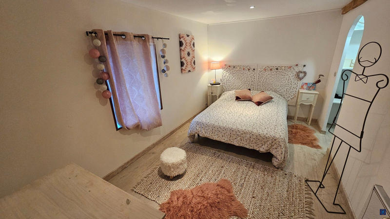 Maison - 237 m² - 8 pièces