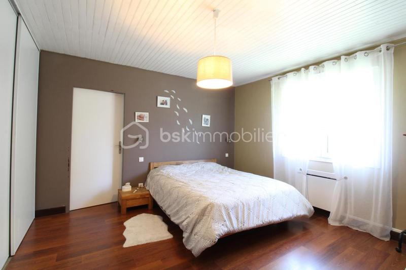 Maison - 238 m² - 7 pièces