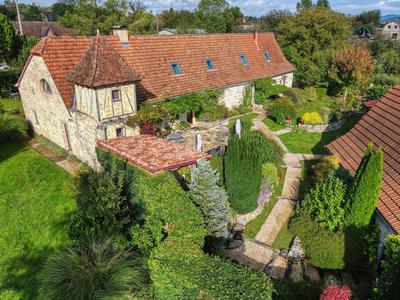 Maison - 365 m² - 8 pièces